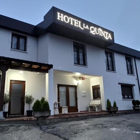 Hotel La Quinta Cue Dış mekan fotoğraf