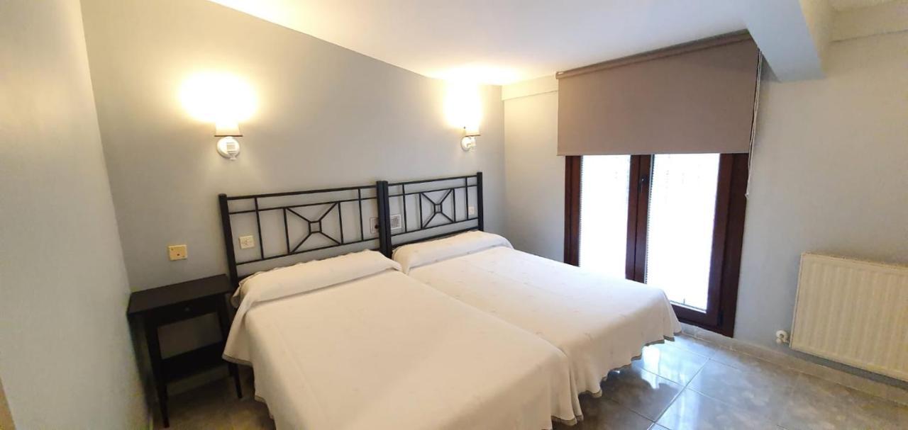 Hotel La Quinta Cue Dış mekan fotoğraf